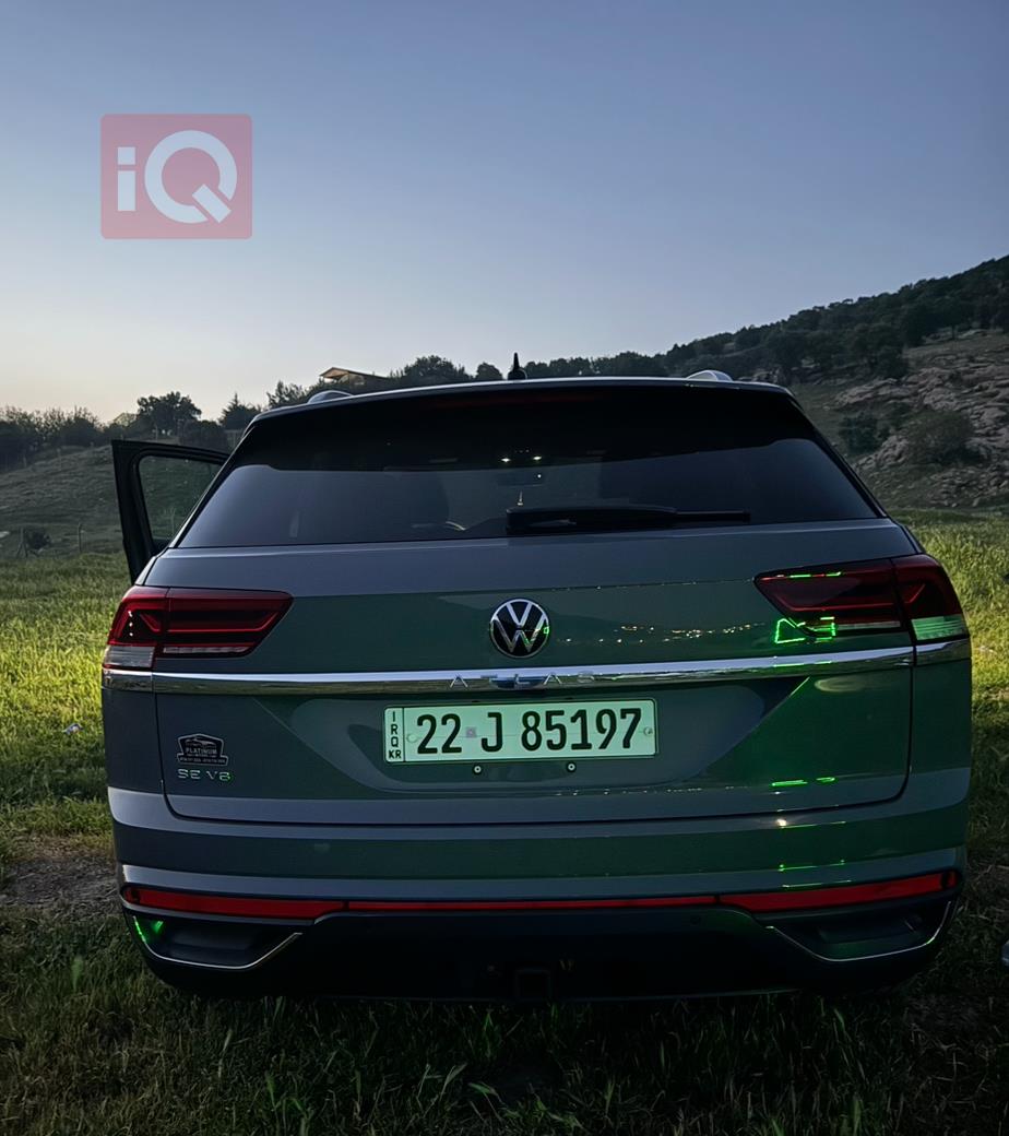 ڤۆڵکسواگن ئەتڵەس کرۆس سپۆرت